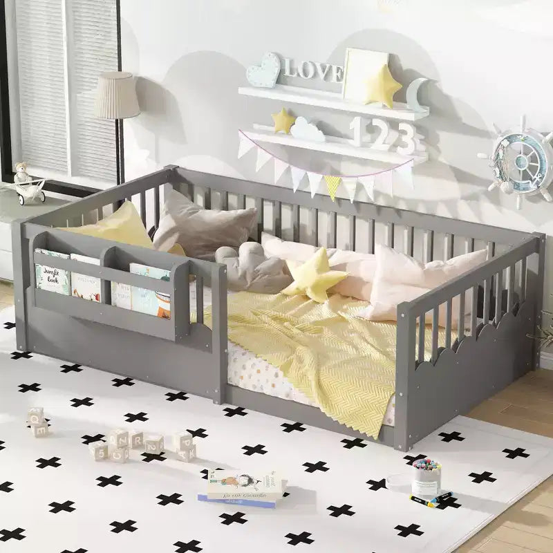 Cadre de lit au sol Montessori (Simple/Double/King) en bois avec barrière de sécurité et étagère à livres